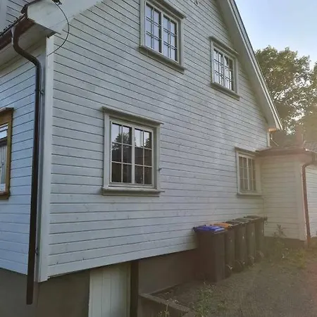 Avsidesliggende Hus Til Leie アーレンダール